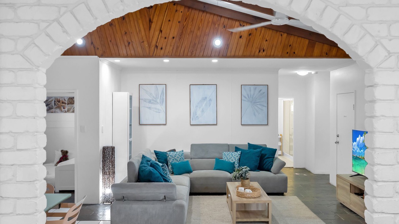 Photo of Livingroom in Trinity Beach