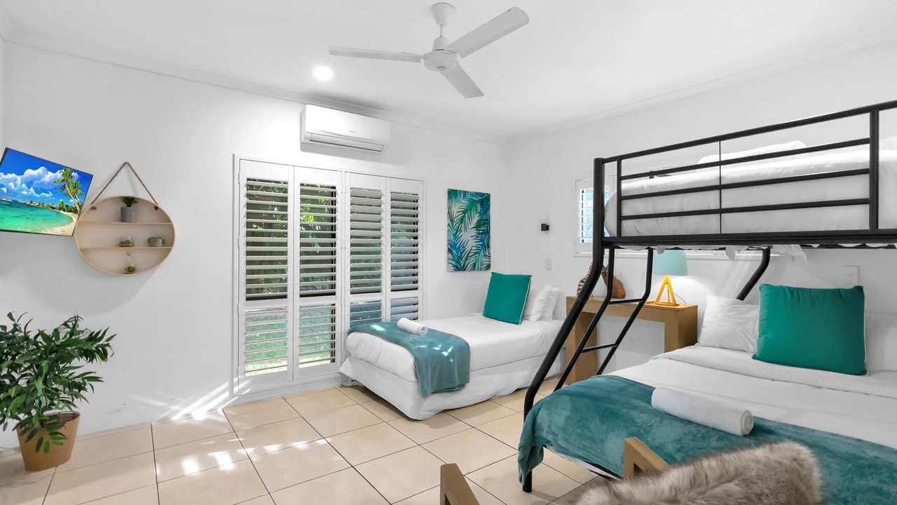 Photo of Bedroom in Trinity Beach