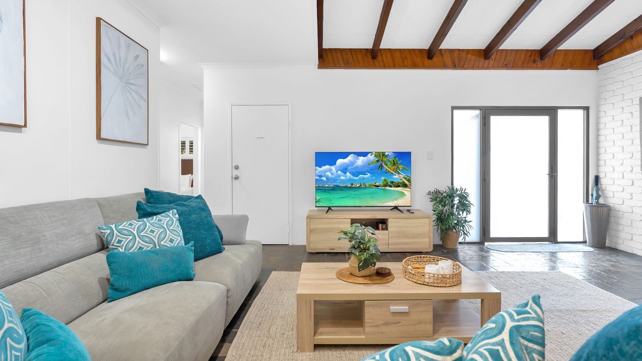 Photo of Livingroom in Trinity Beach
