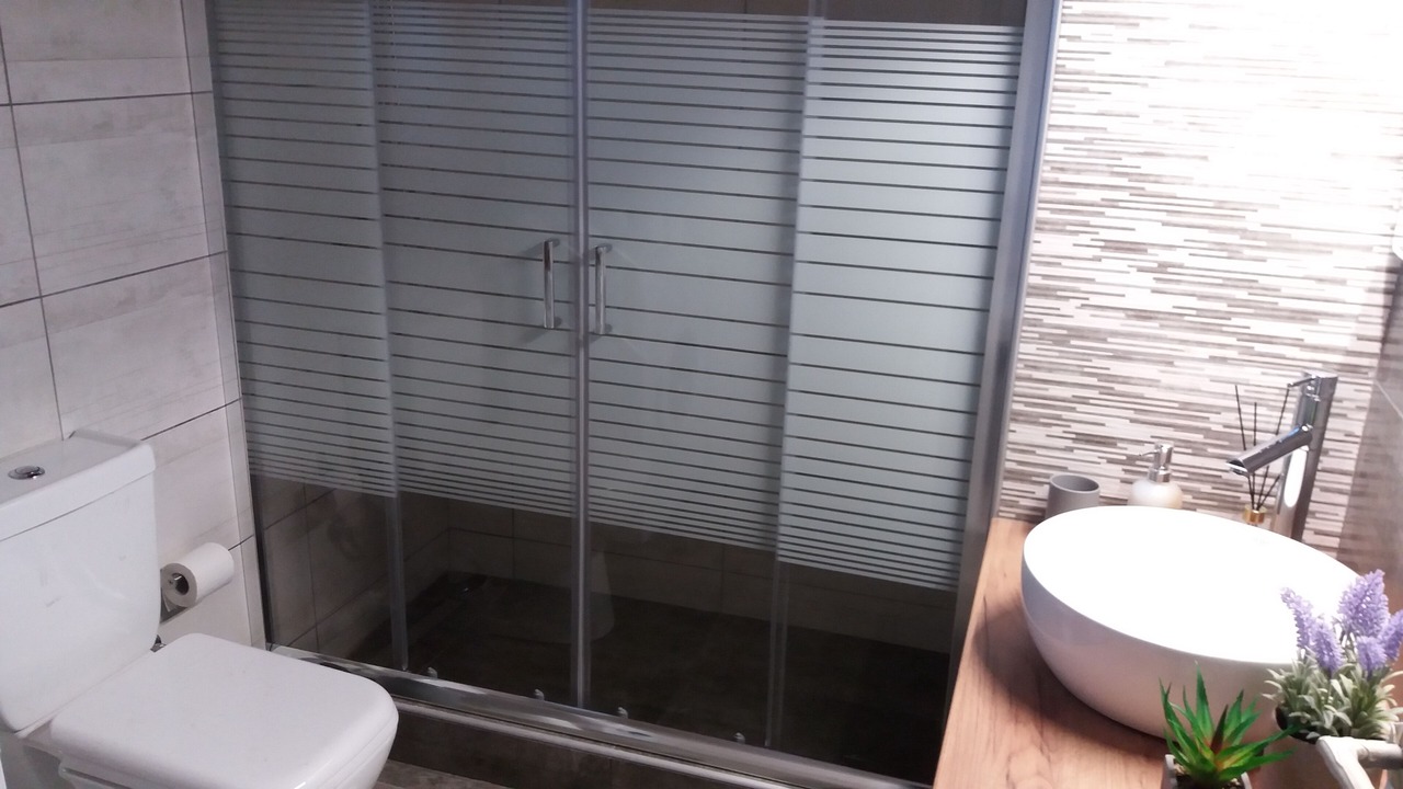 Photo of Bathroom in Katakolo