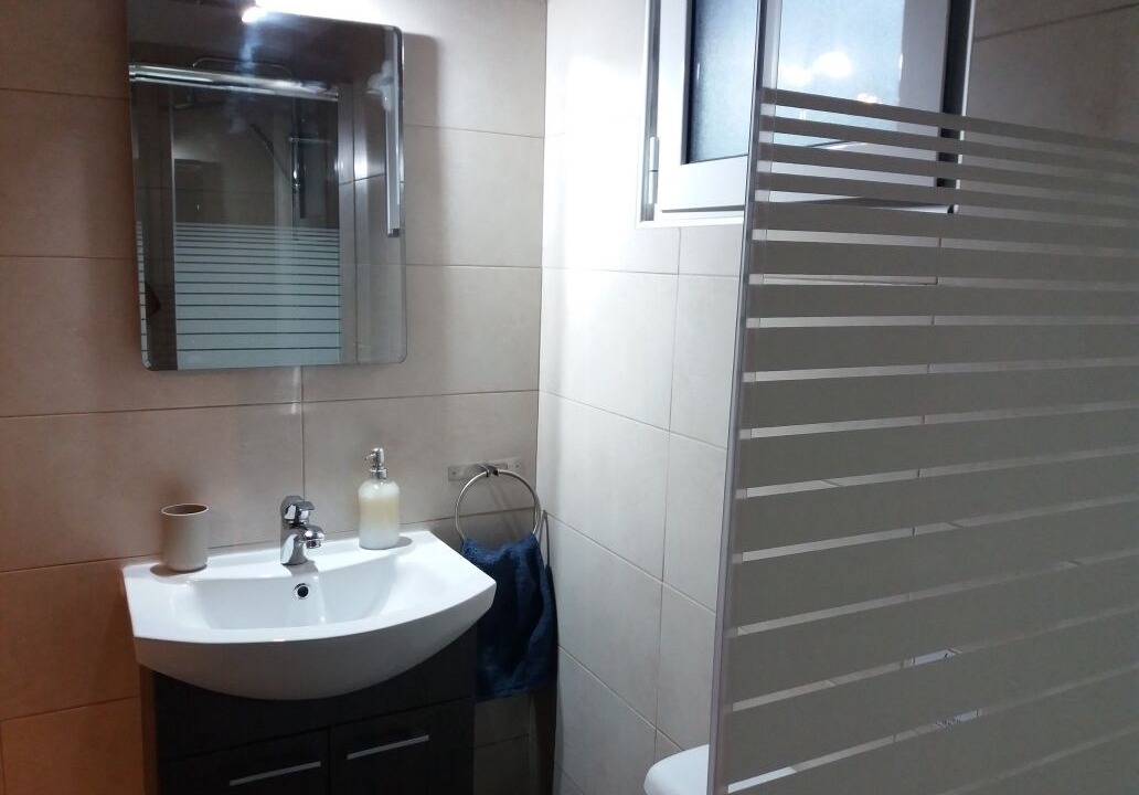Photo of Bathroom in Katakolo