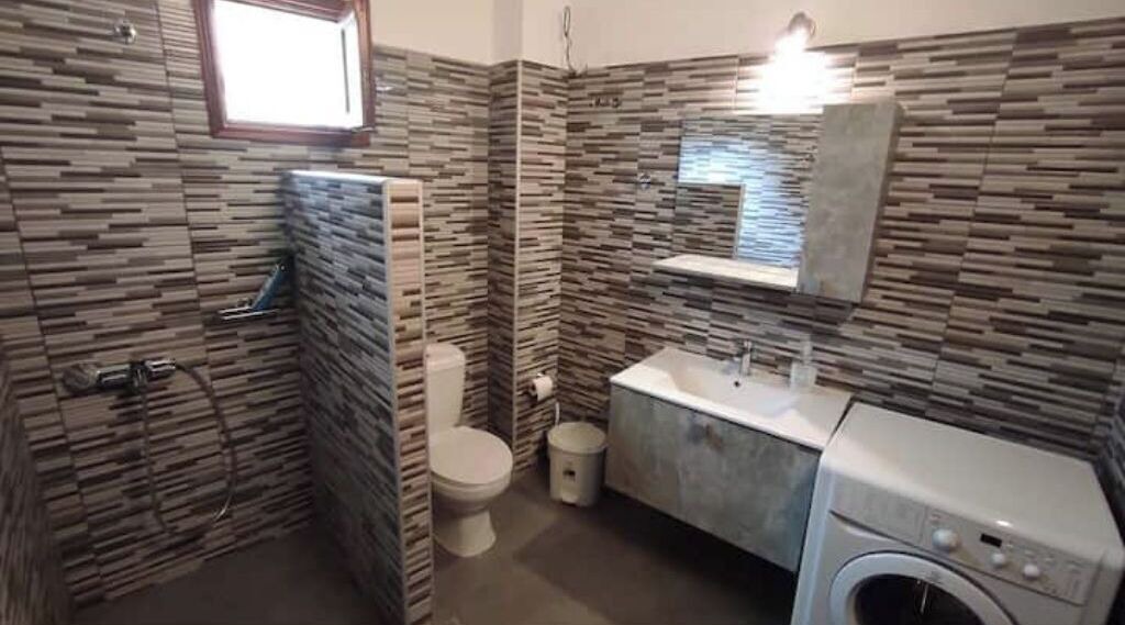 Photo of Bathroom in Amarinthos