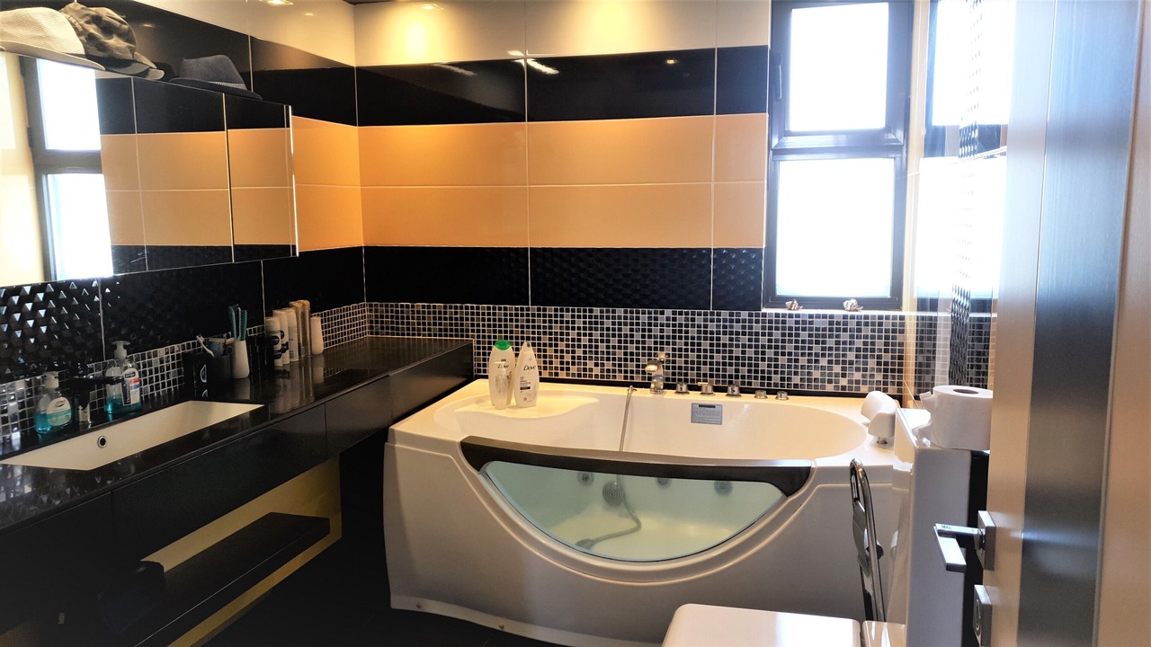 Photo of Bathroom in Zipari
