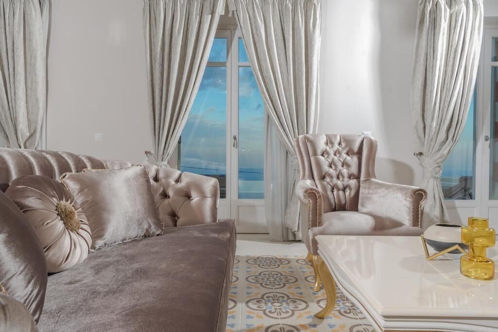 Photo of Livingroom in Elation