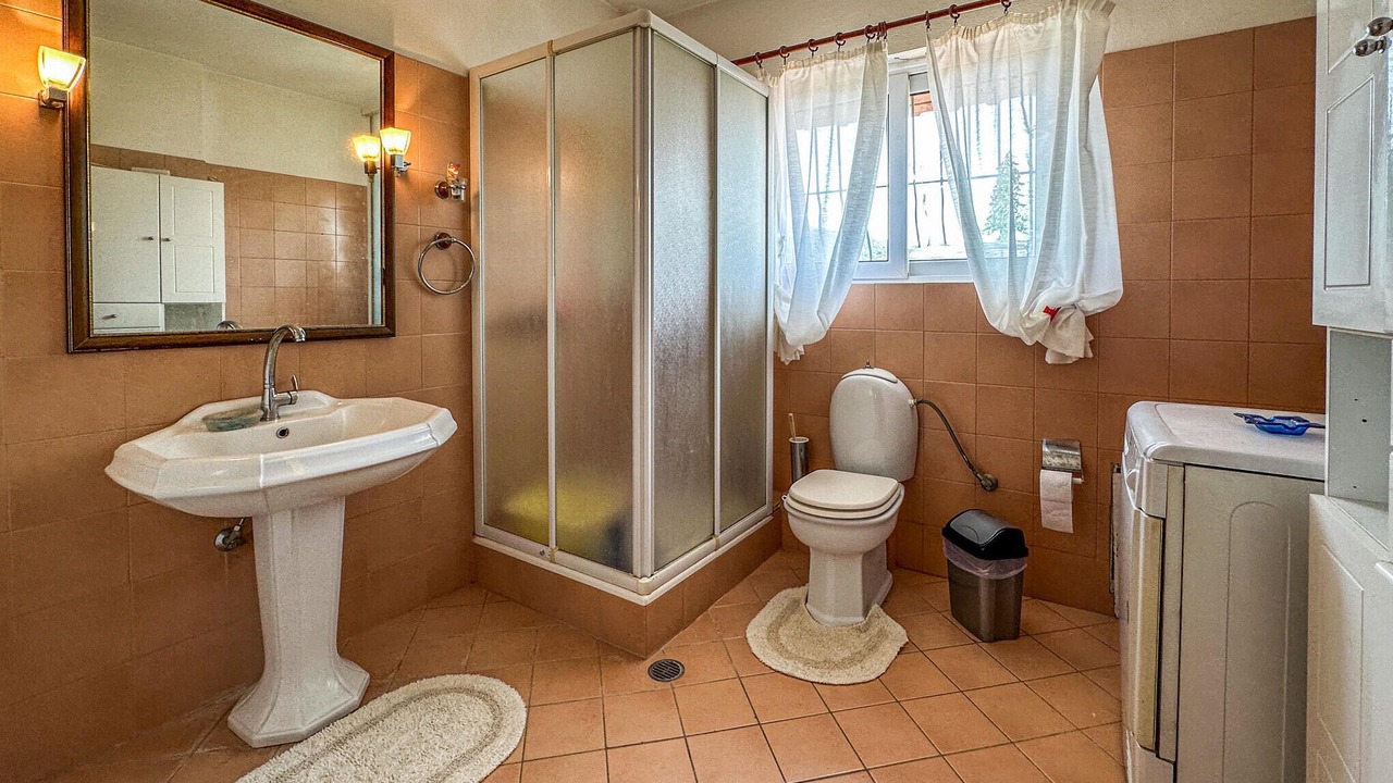 Photo of Bathroom in Kropia