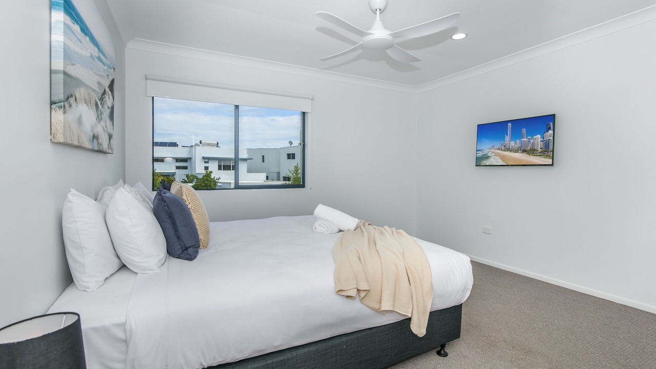 Photo of Bedroom in Broadbeach Waters