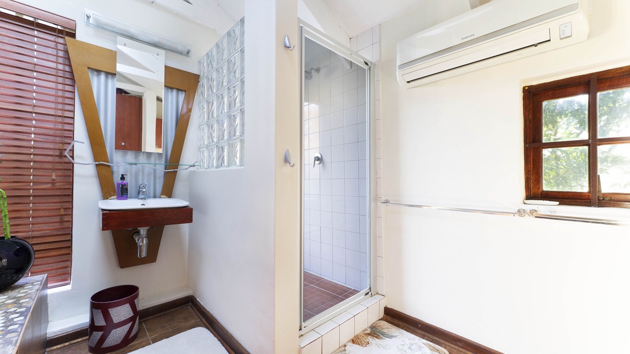 Photo of Bathroom in Greater Johannesburg Metropolitan Area