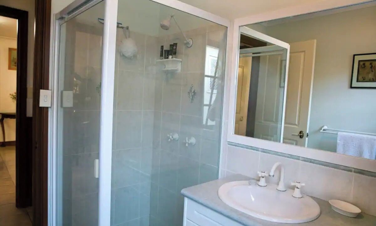 Photo of Bathroom in Golden Beach