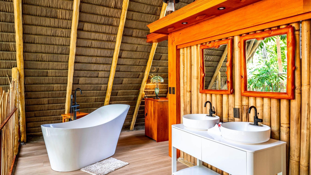 Photo of Bathroom in Cabo Matapalo
