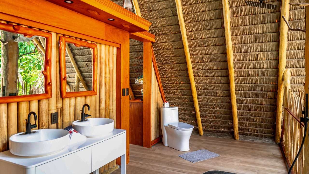Photo of Bathroom in Cabo Matapalo