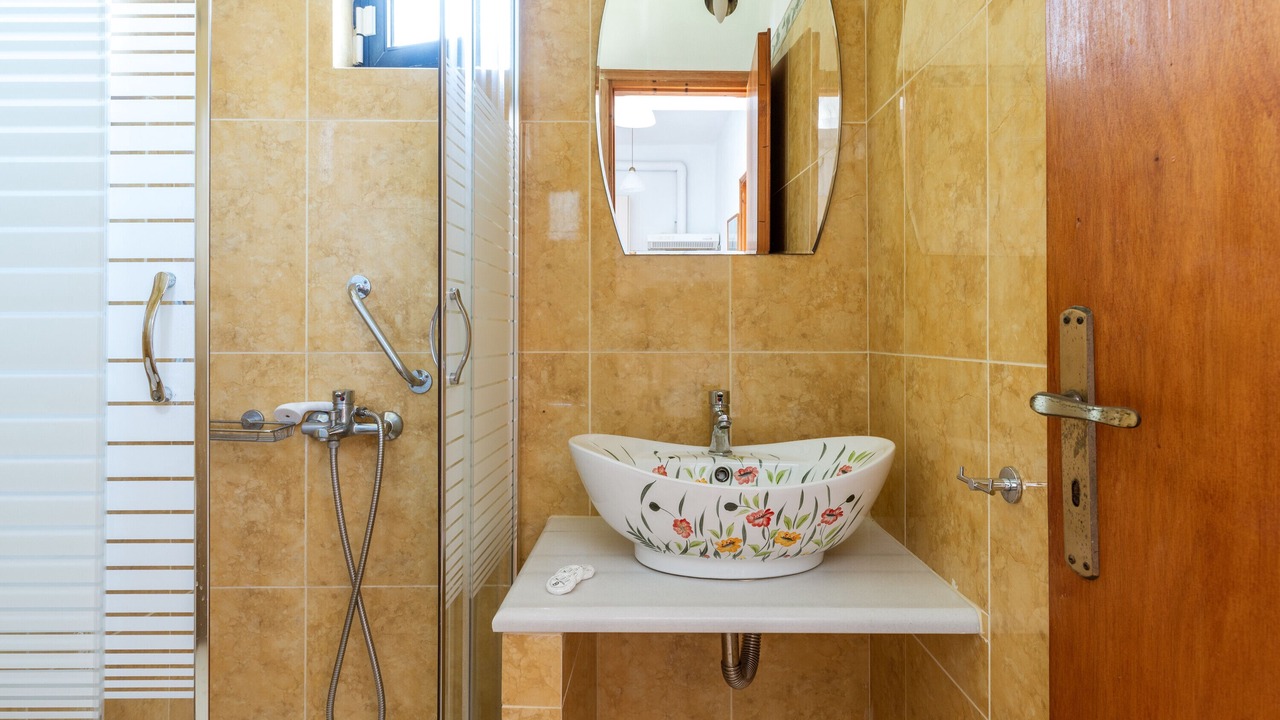 Photo of Bathroom in Batsi