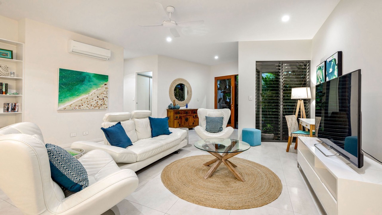 Photo of Livingroom in Palm Cove