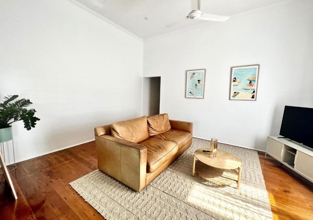 Photo of Livingroom in North Ward