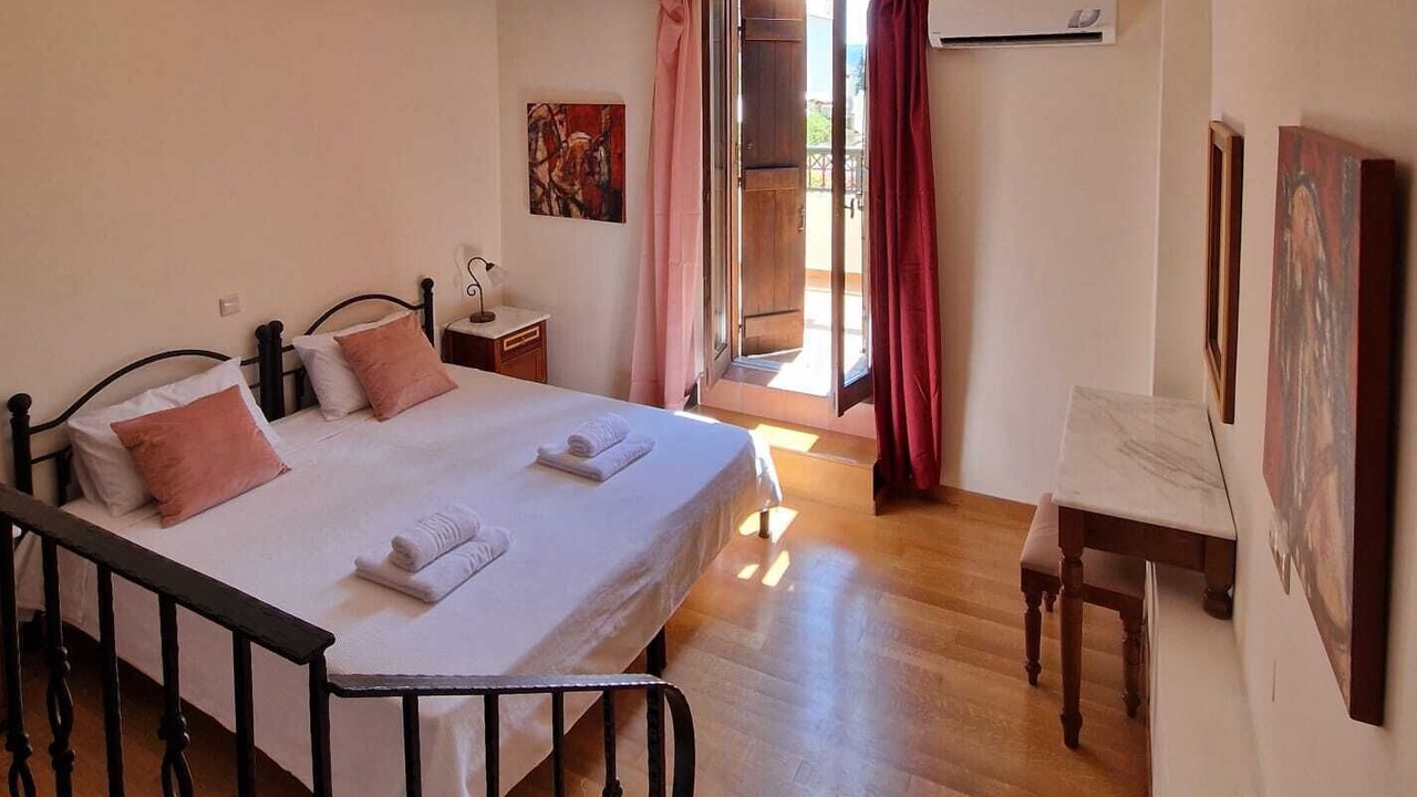 Photo of Bedroom in Douliana