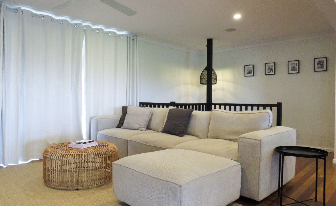 Photo of Livingroom in Moffat Beach