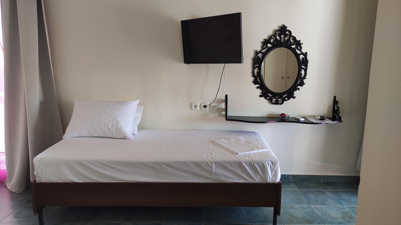 Photo of Bedroom in Kamena Vourla