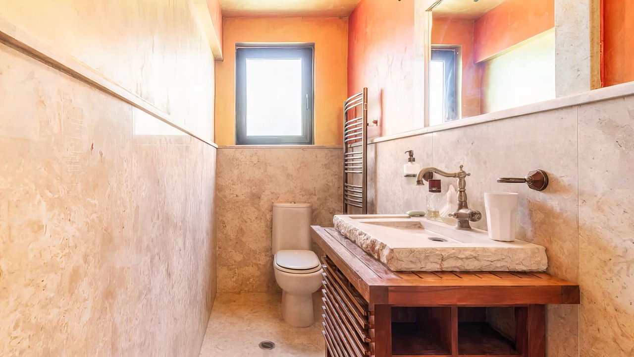 Photo of Bathroom in Marathon