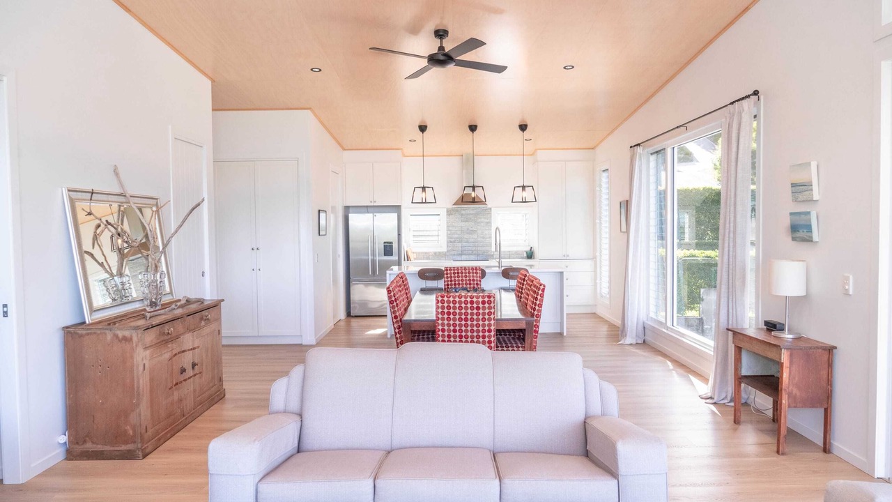 Photo of Livingroom in Seventeen Seventy