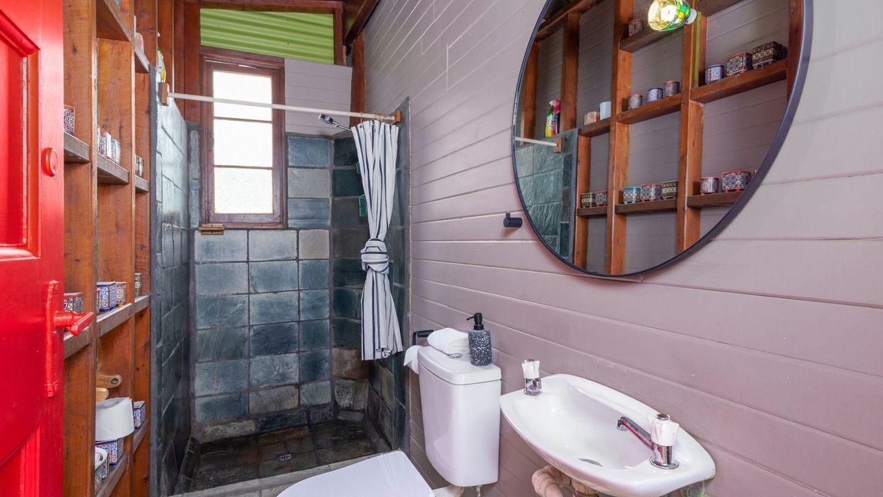 Photo of Bathroom in Whyanbeel