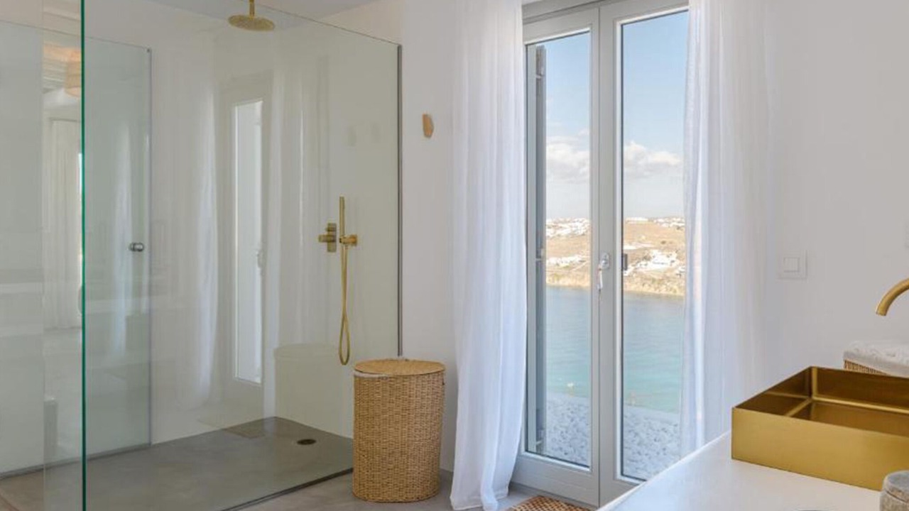 Photo of Bathroom in Ornos