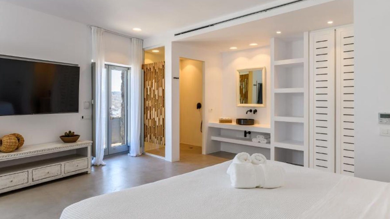 Photo of Bedroom in Ornos