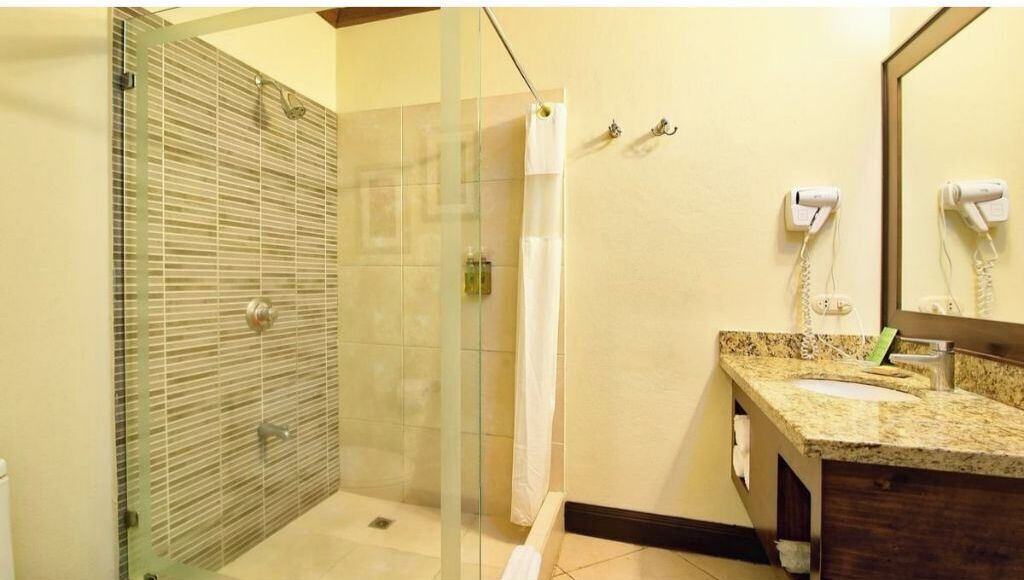 Photo of Bathroom in Barranca