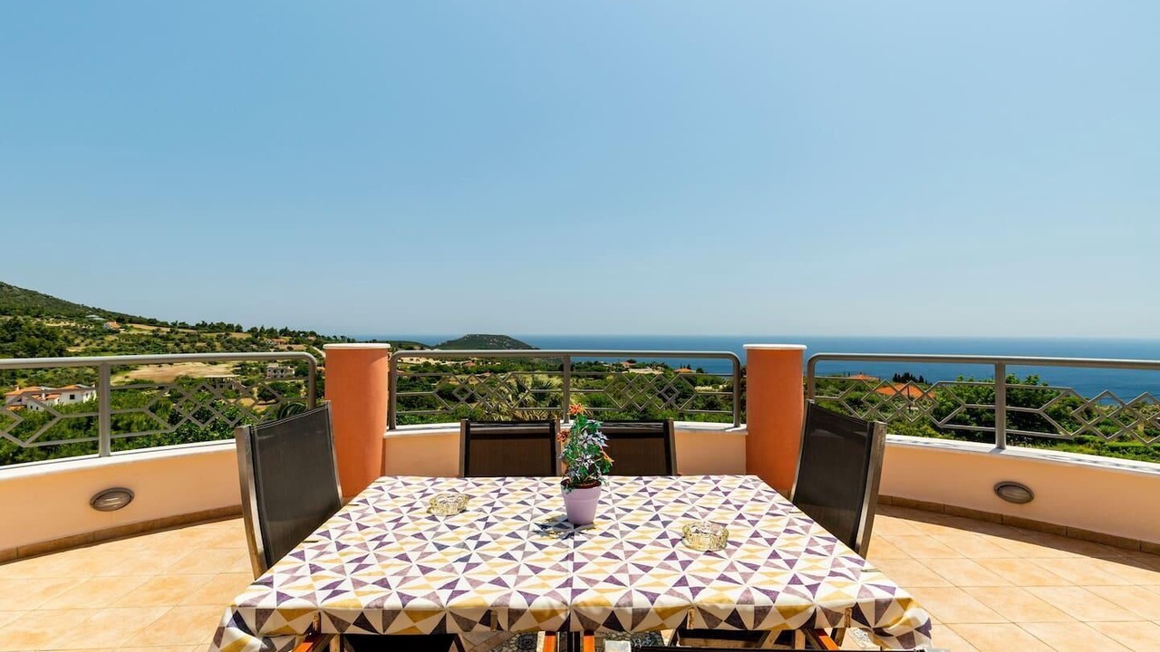 Photo of Patio Balcony in Sipiada