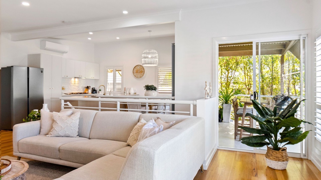 Photo of Livingroom in Alexandra Headland