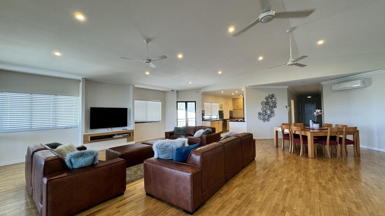 Photo of Livingroom in North Ward