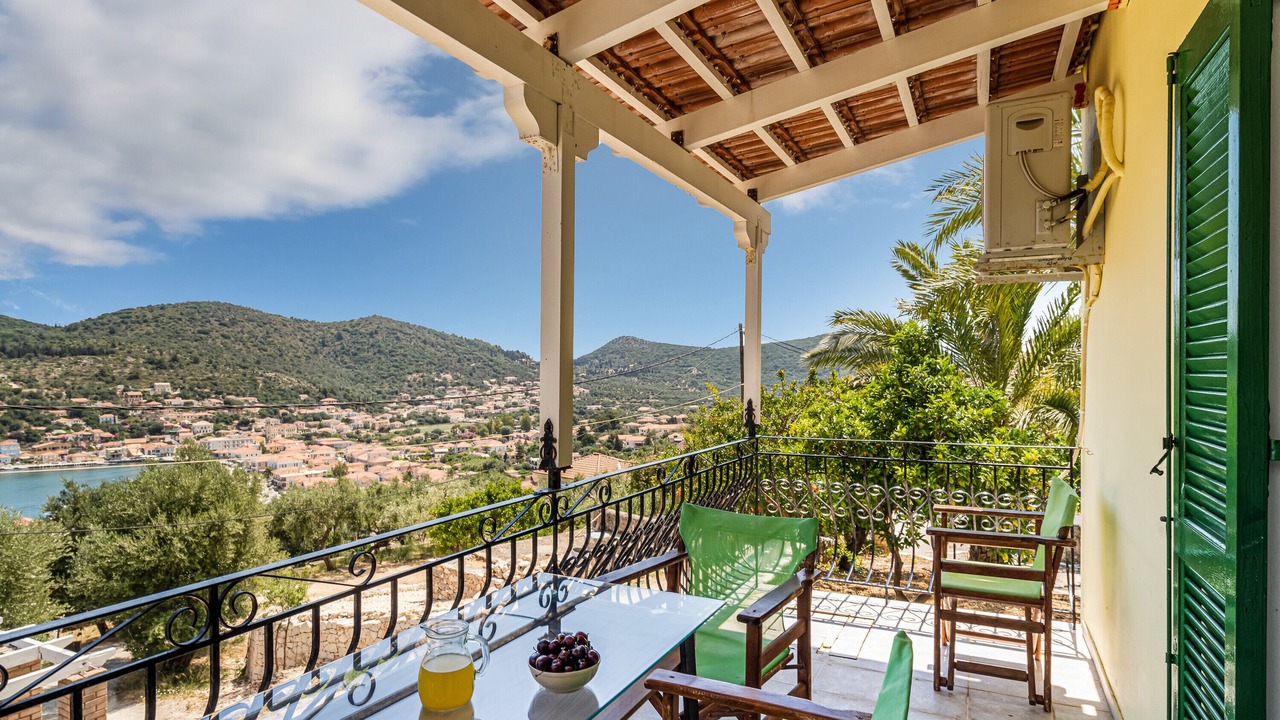 Photo of Patio Balcony in Vathy