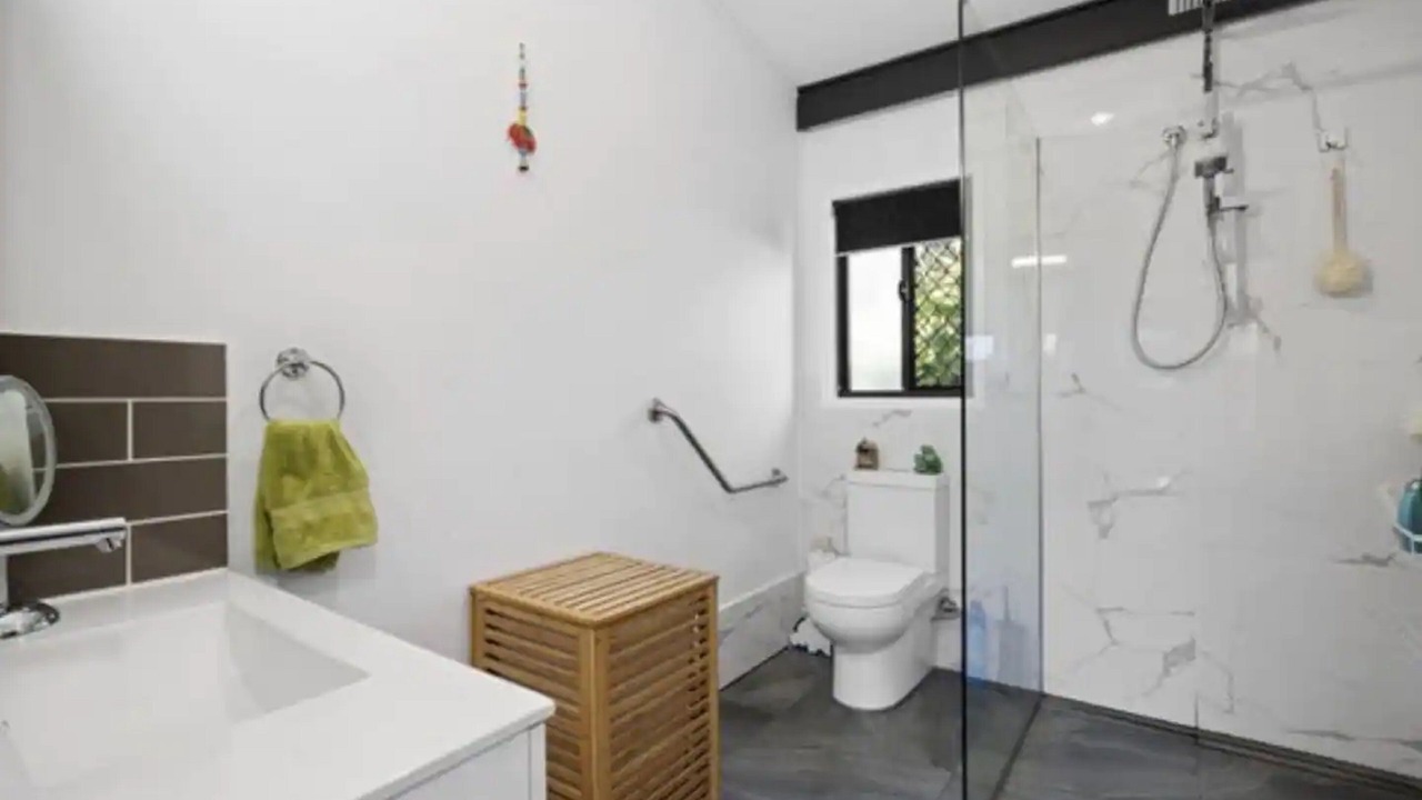 Photo of Bathroom in Rathdowney