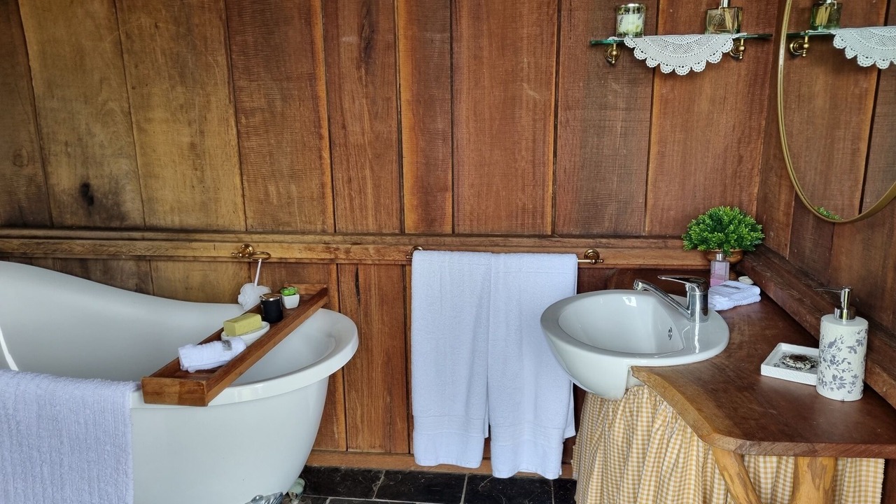 Photo of Bathroom in Innisplain