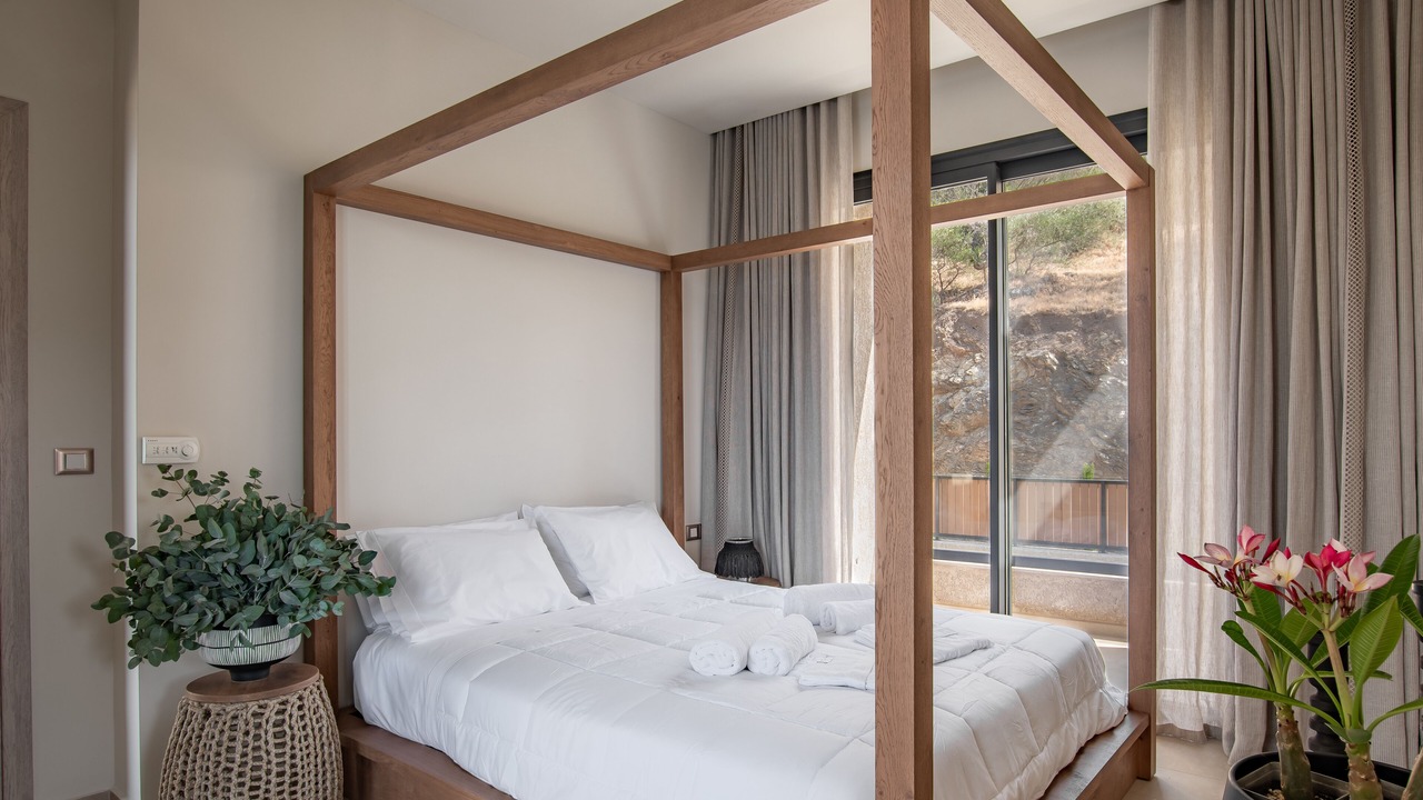 Photo of Bedroom in Troezen