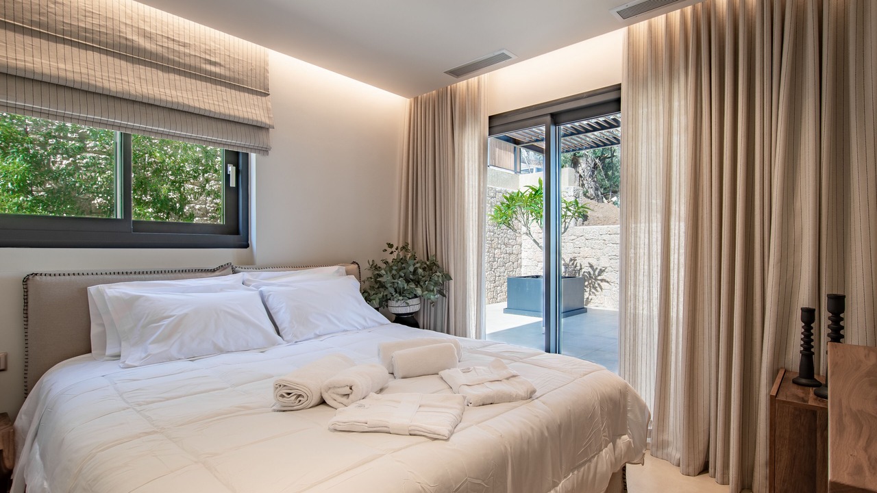 Photo of Bedroom in Troezen