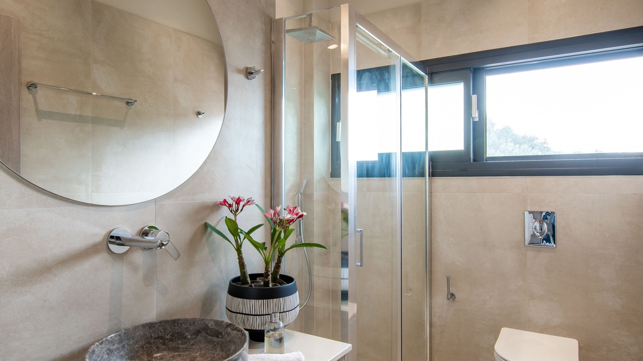 Photo of Bathroom in Troezen