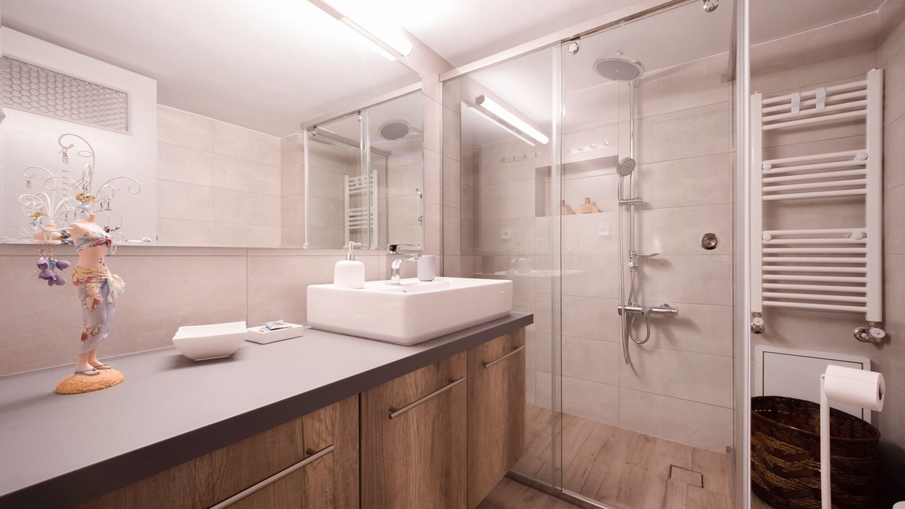Photo of Bathroom in Neos Kosmos