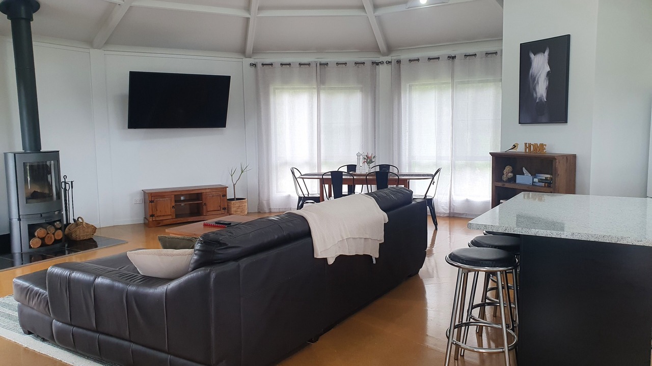 Photo of Livingroom in Ballandean
