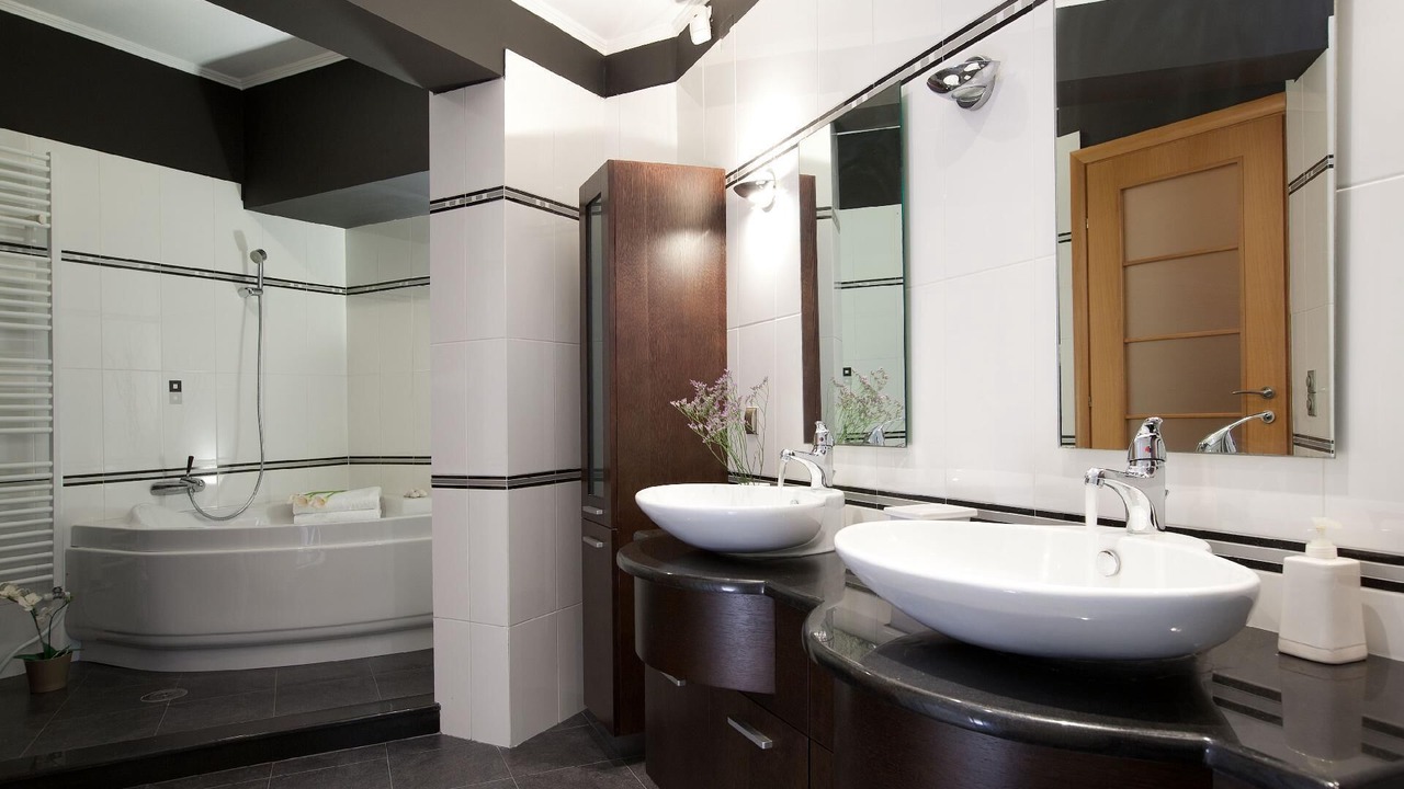 Photo of Bathroom in Perigiali