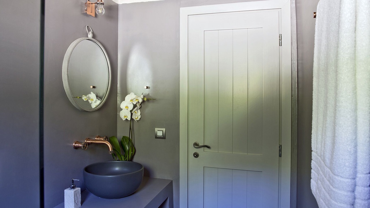 Photo of Bathroom in Plateies