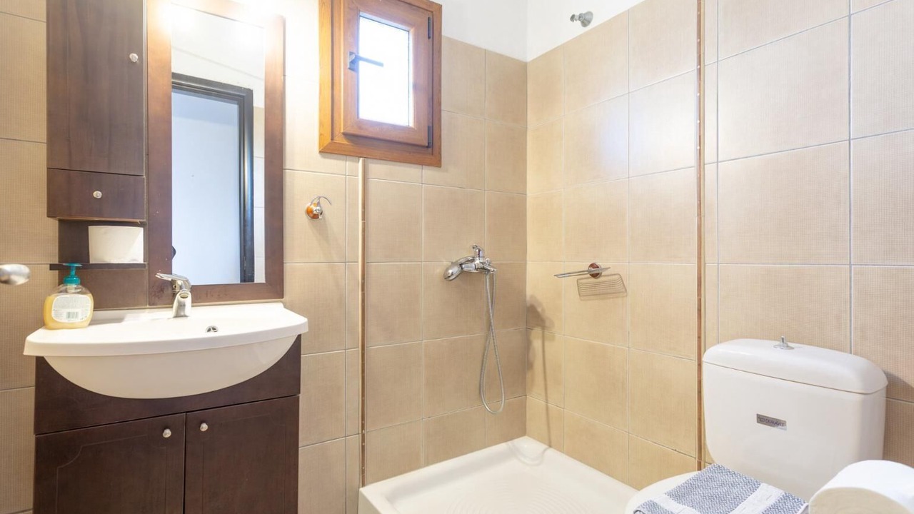 Photo of Bathroom in Glossa