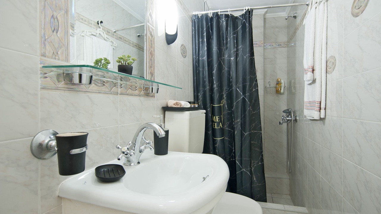 Photo of Bathroom in Itea