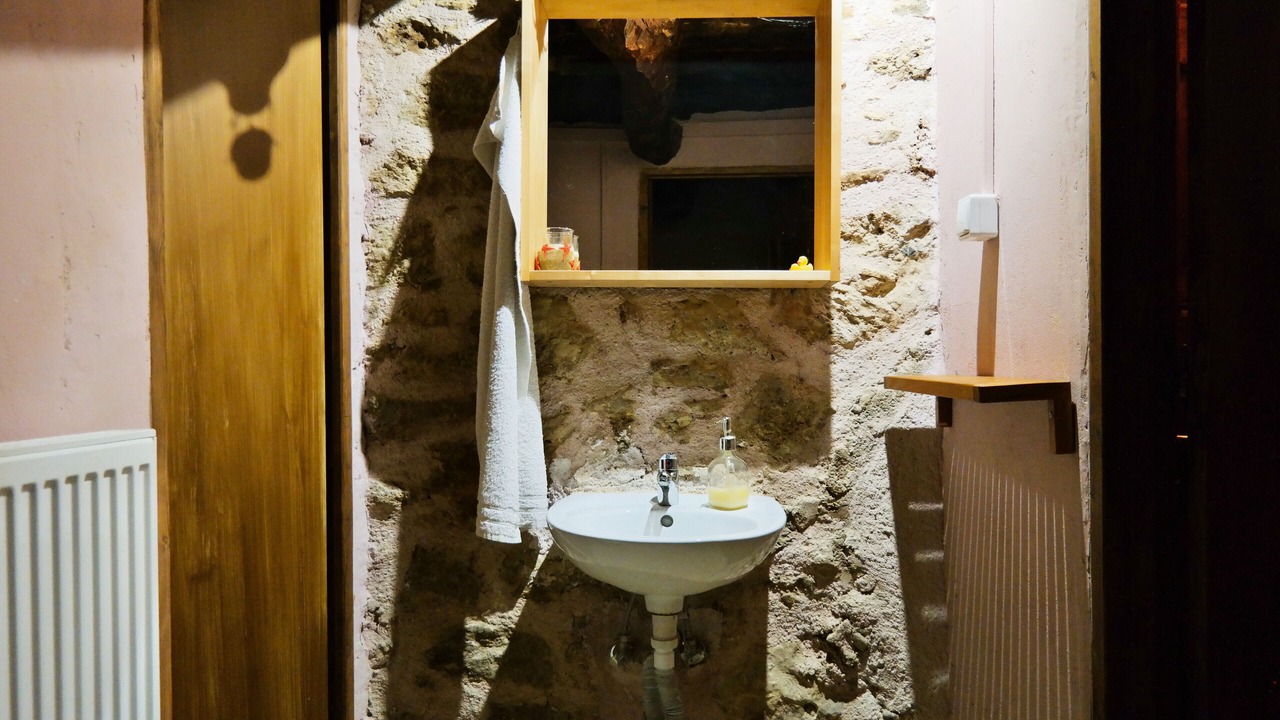 Photo of Bathroom in Kato Diminio