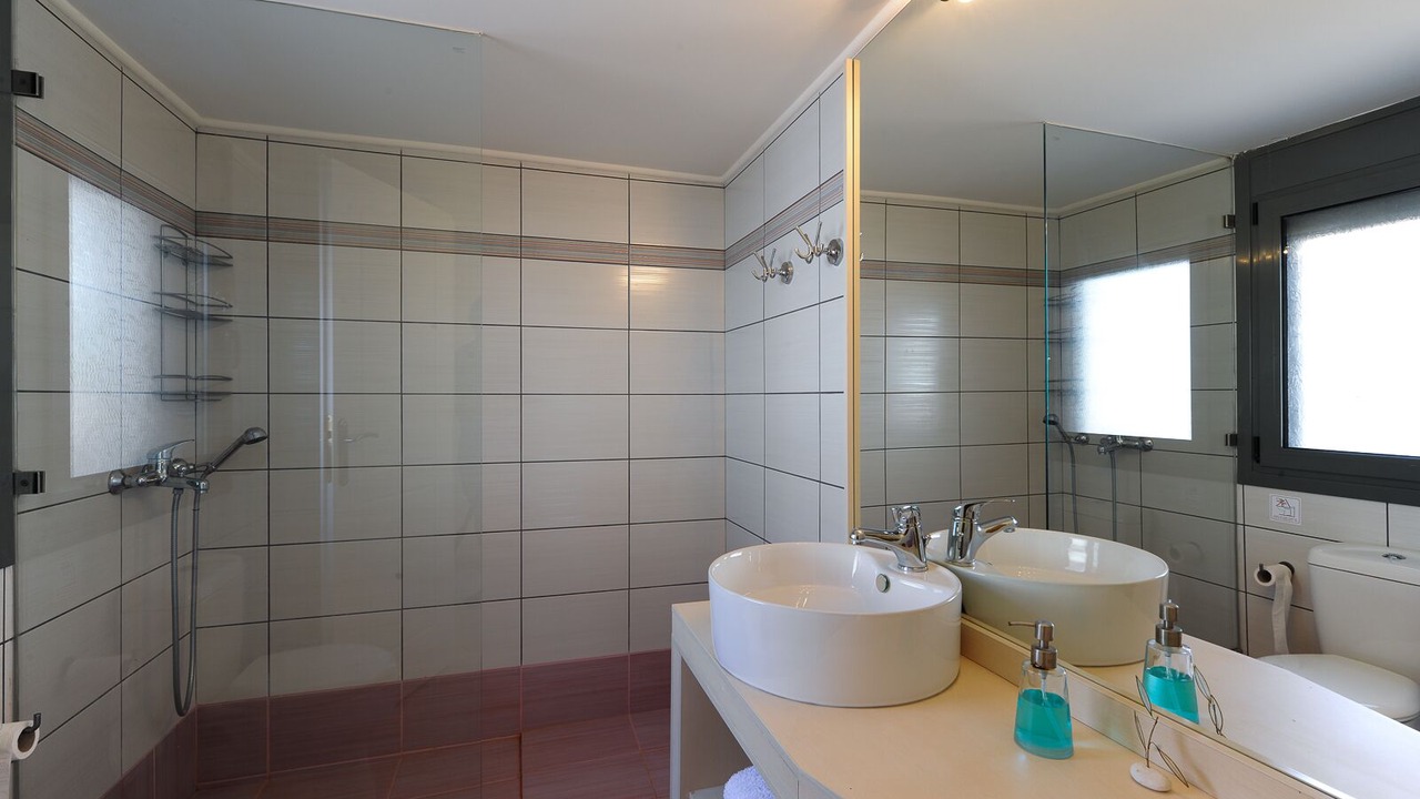 Photo of Bathroom in Marathon