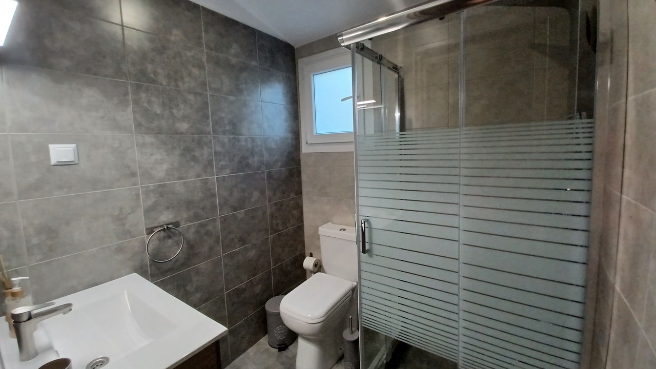 Photo of Bathroom in Katakolo