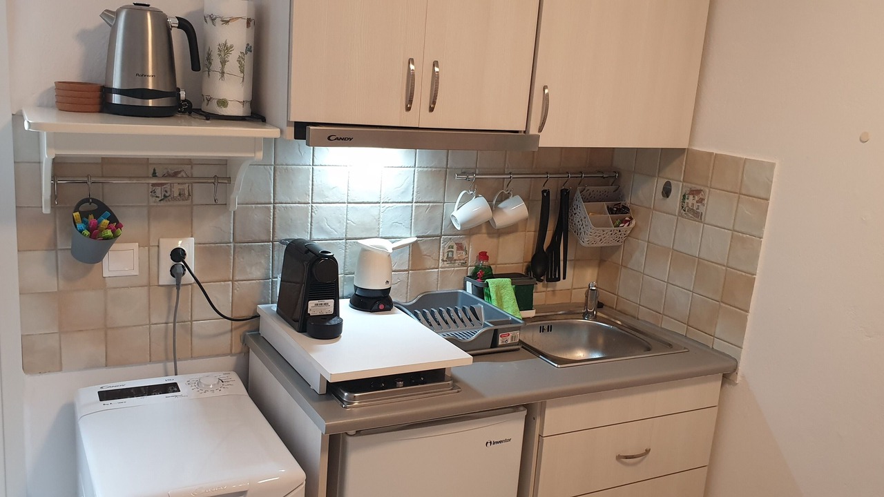 Photo of Kitchen in Platis Gialos