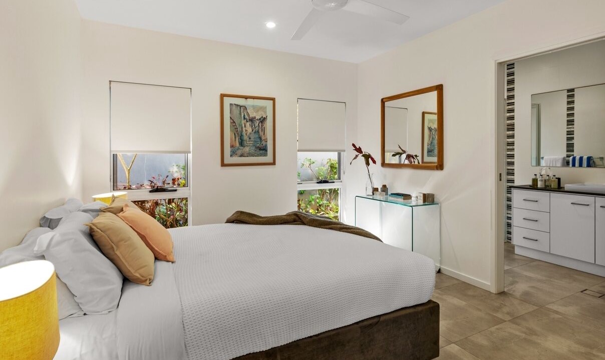 Photo of Bedroom in Oak Beach