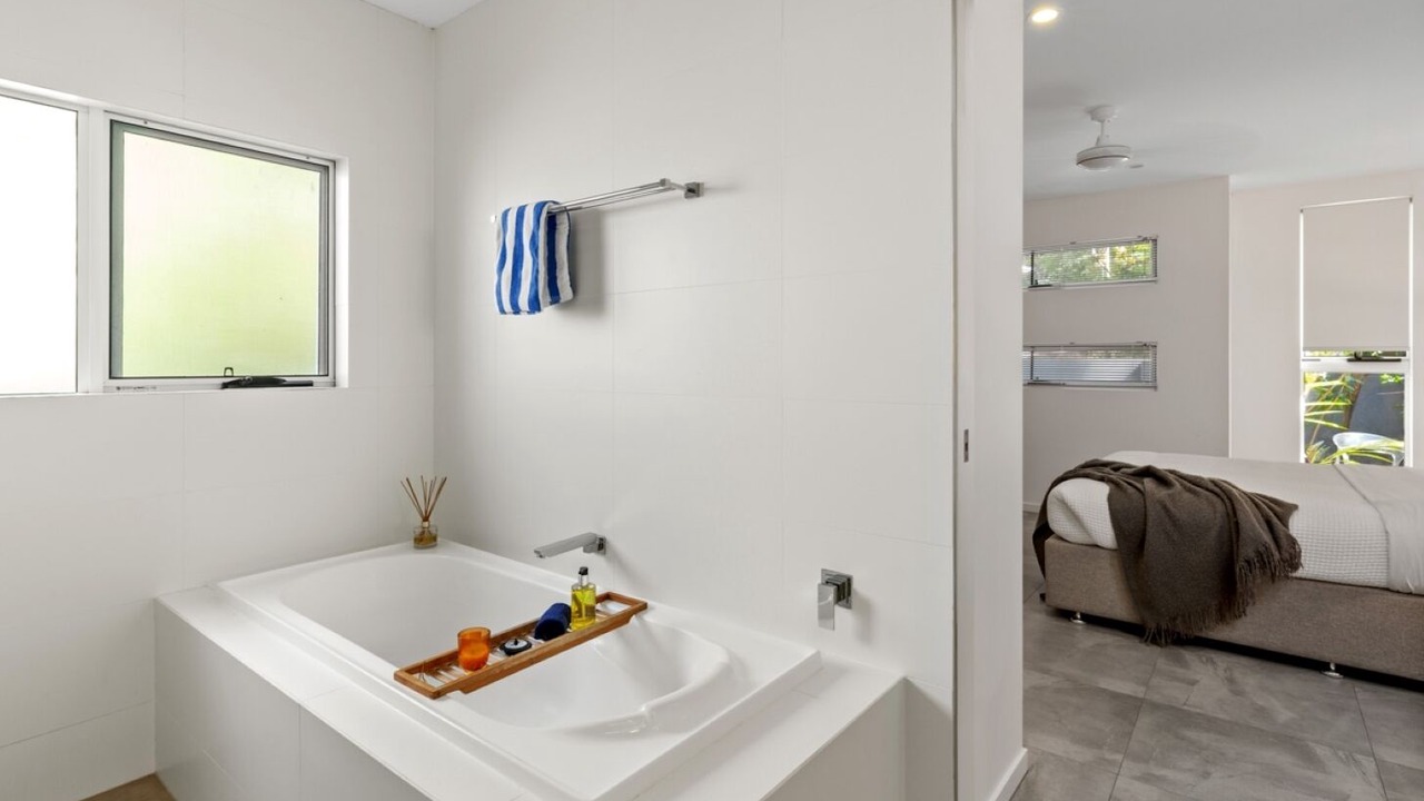 Photo of Bathroom in Oak Beach
