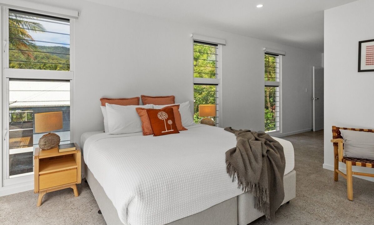 Photo of Bedroom in Oak Beach