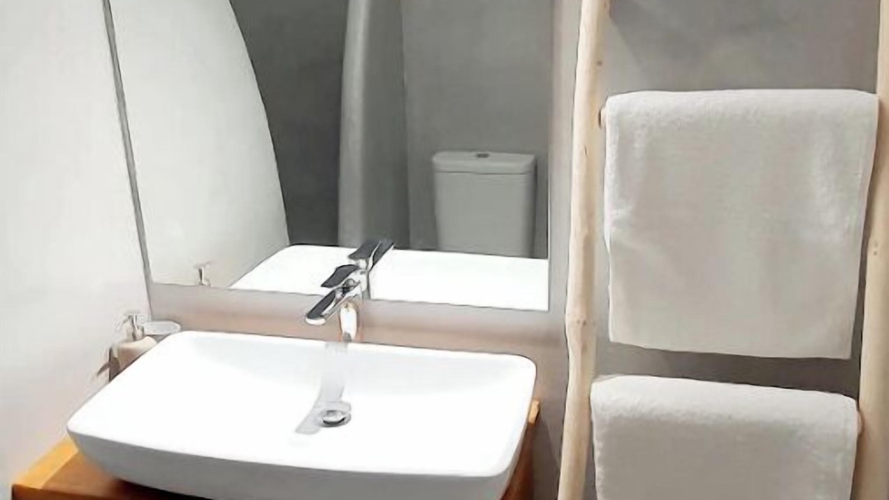 Photo of Bathroom in Ornos
