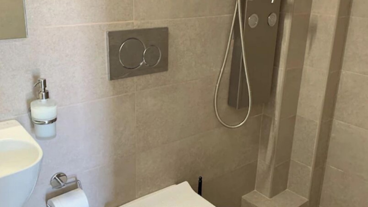 Photo of Bathroom in Ampelokipoi